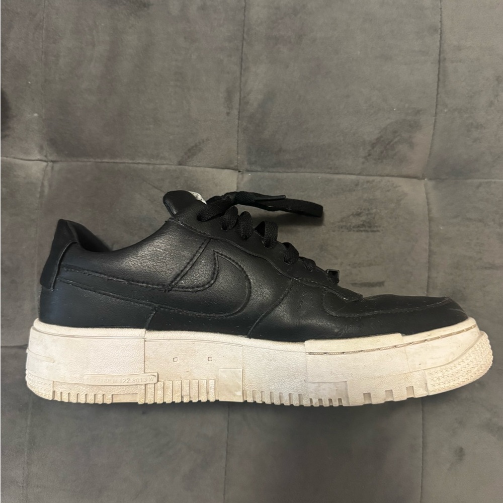 Black Nike Women’s Air Force 1 Pixel